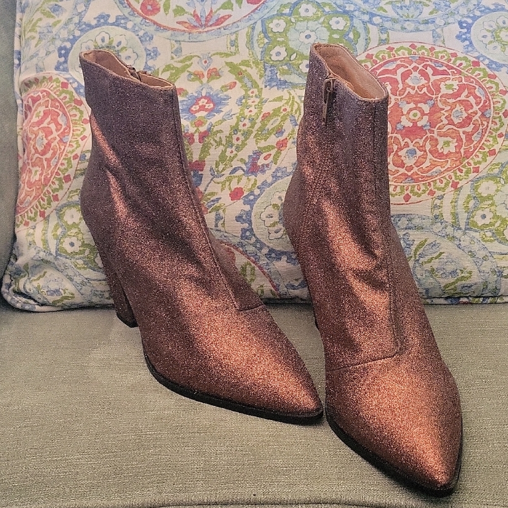 Renvy Brown Heeled Boots with Sleek Ankle Design